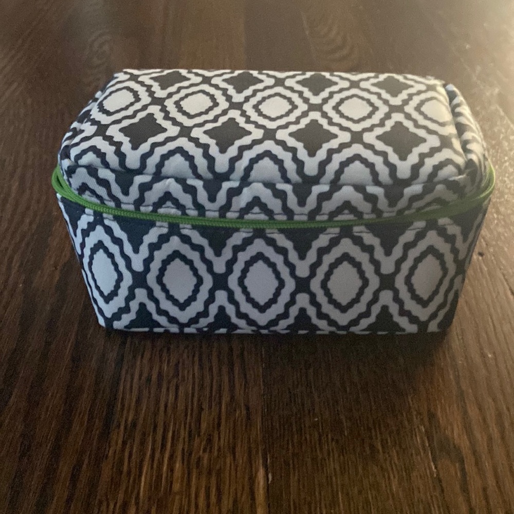 Thirty-one travel jewelry case!